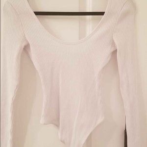 Aritzia Wilfred Free Scoopneck Bodysuit